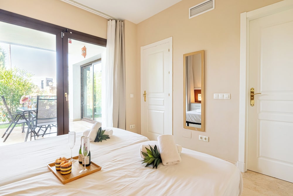 Family Apartment, Multiple Bedrooms, Mountainside (Single Homes Mijas Golf)