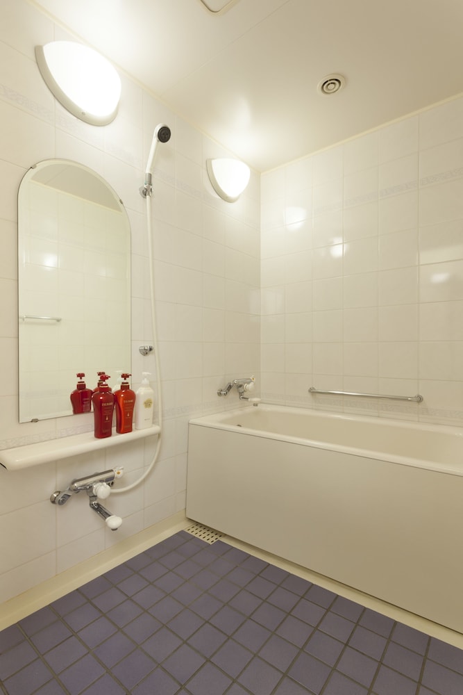 Junior Suite, Non Smoking (Eco Plan - No Cleaning Service) - Photo 4