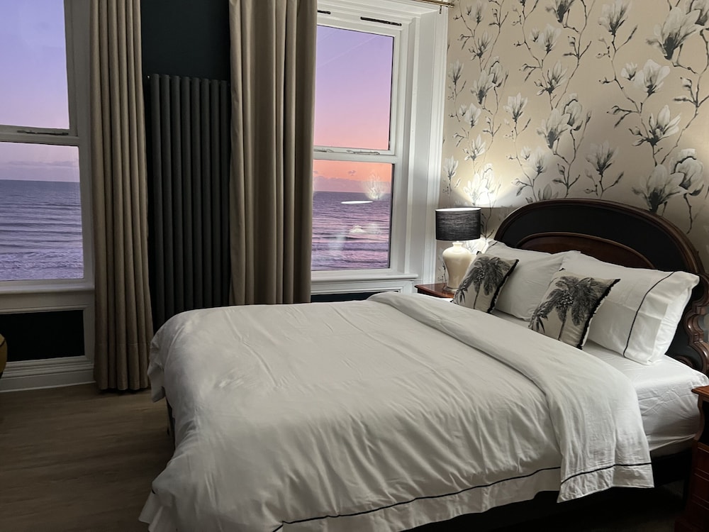 Premier Double Room, Ensuite, Sea View photo 1