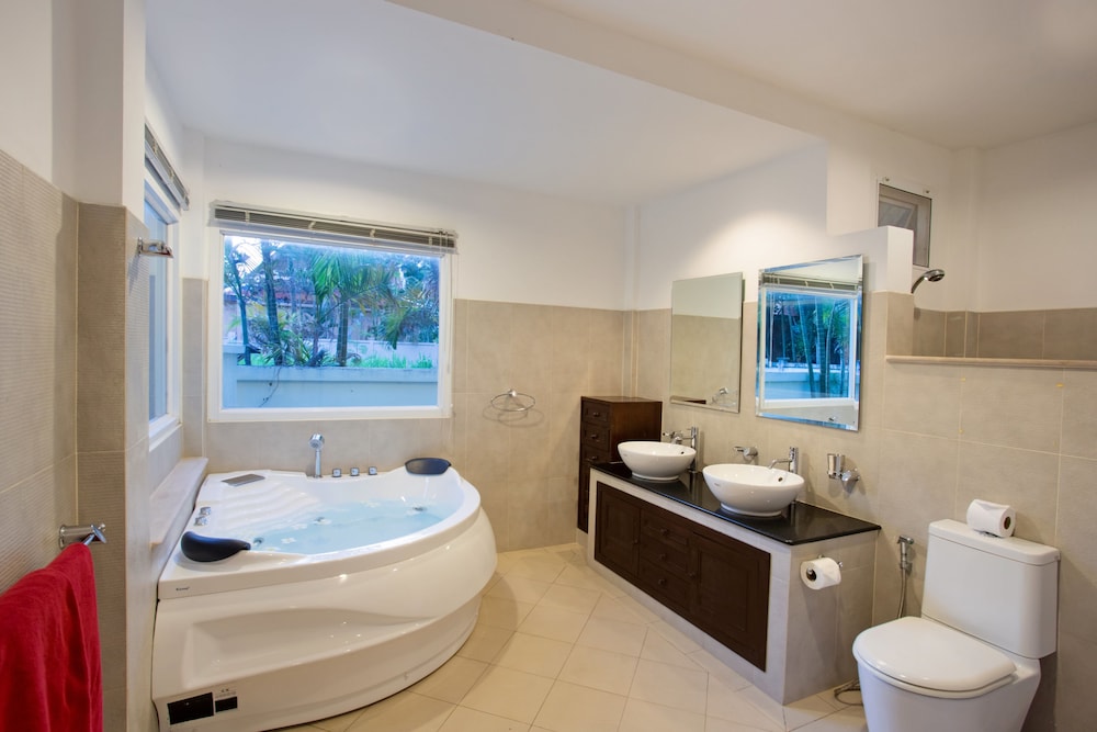 Exclusive Villa photo 2