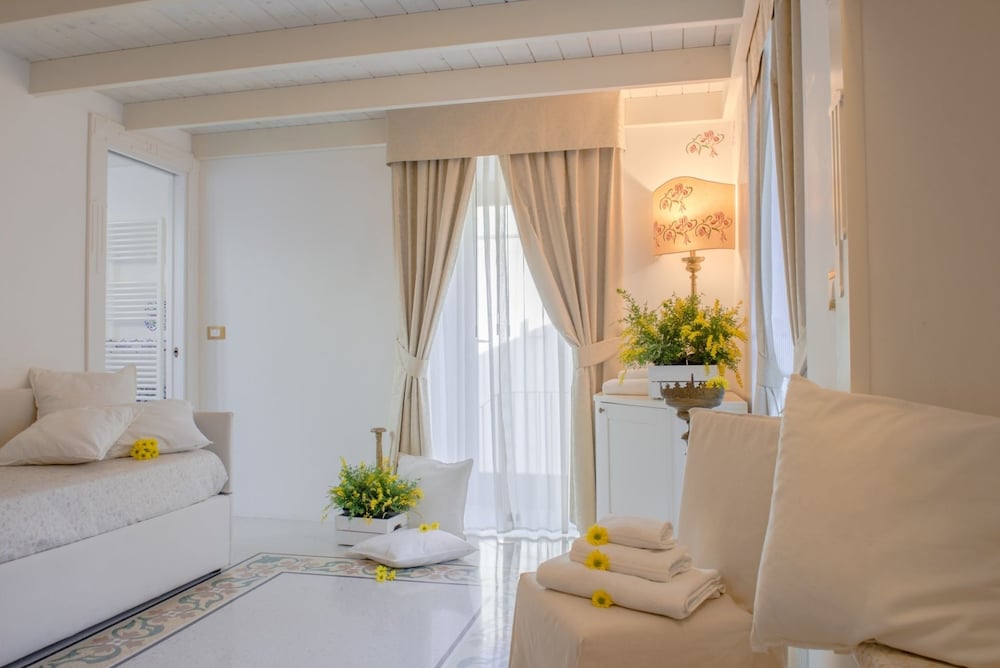 Standard Double or Twin Room photo 3