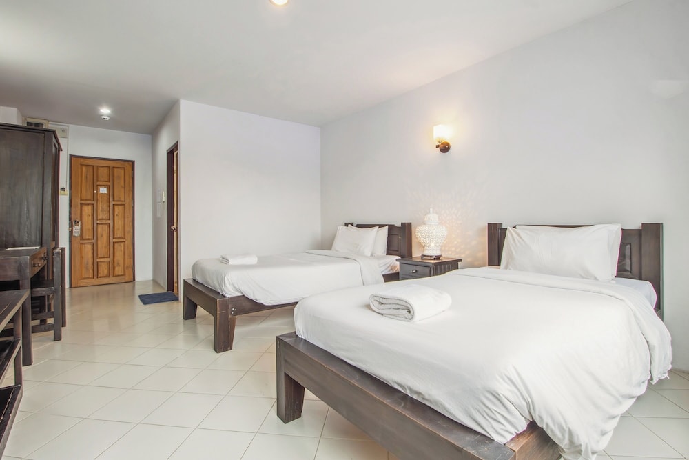 Standard Twin Room - Photo 5