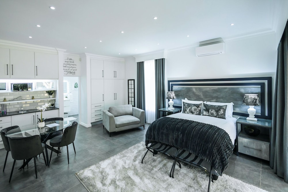 Luxury Double or Twin Room, Patio, Garden View