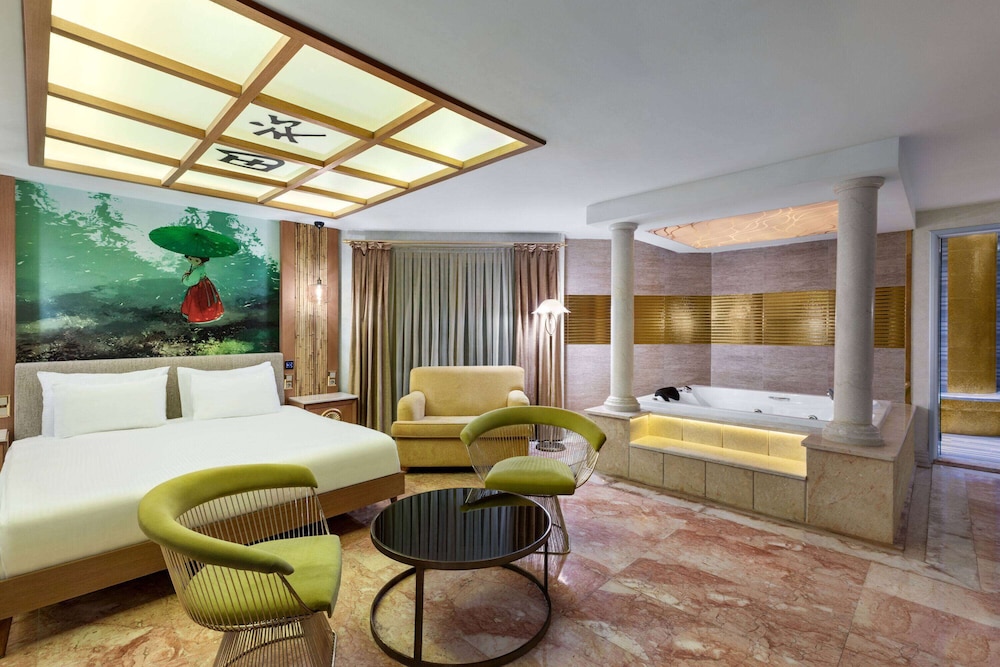 Premium Turkish Bath Suite photo 1