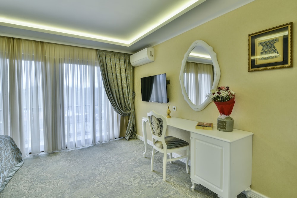 Suite with Balcony photo 2