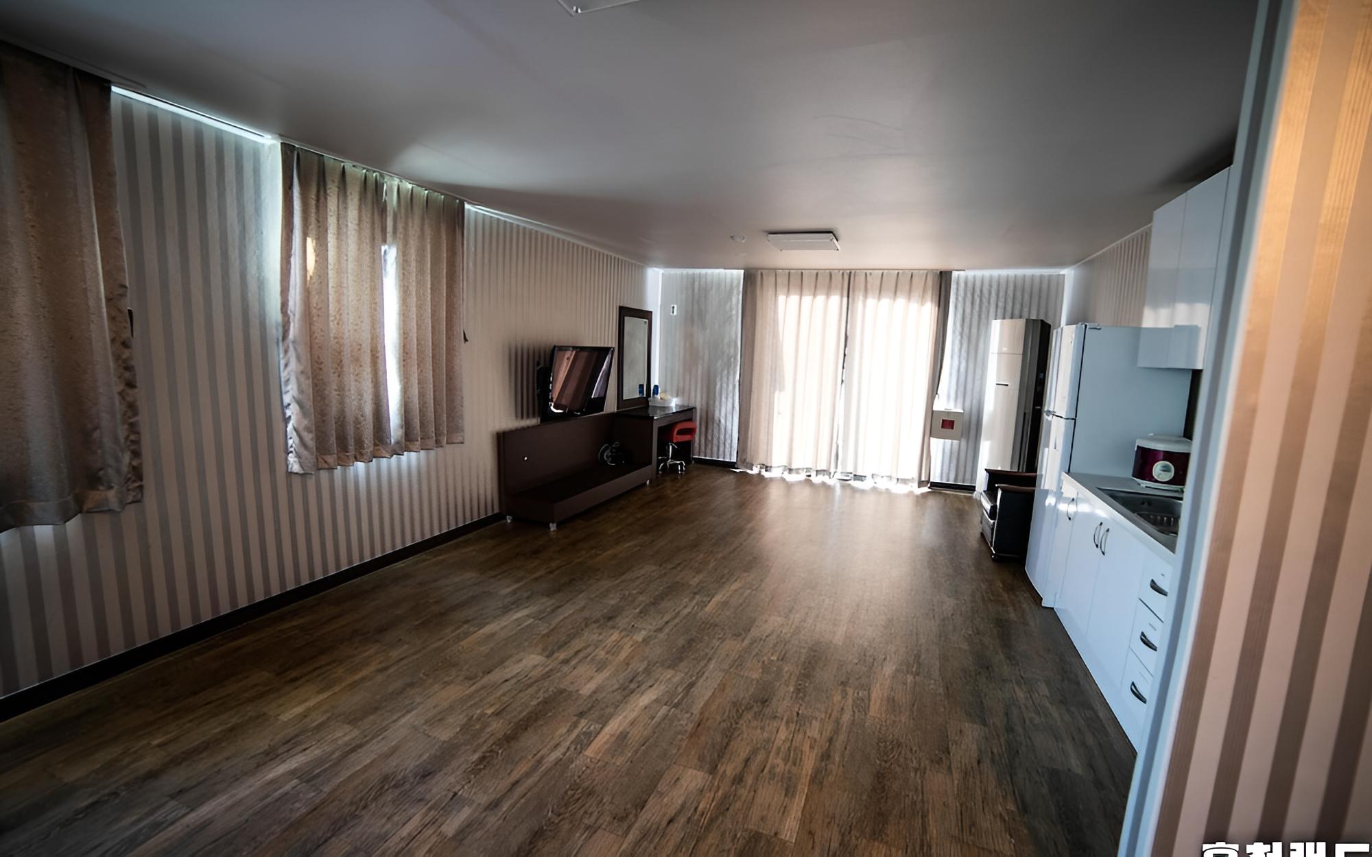 Room (Family Room C (barbecue dogs allowed)) photo 2
