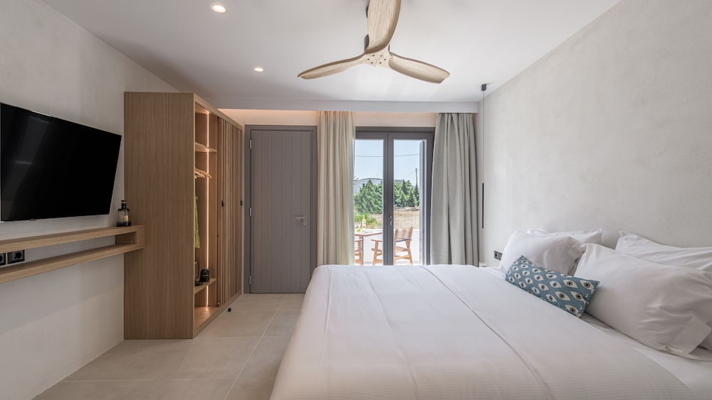 Deluxe Double Room - Photo 8