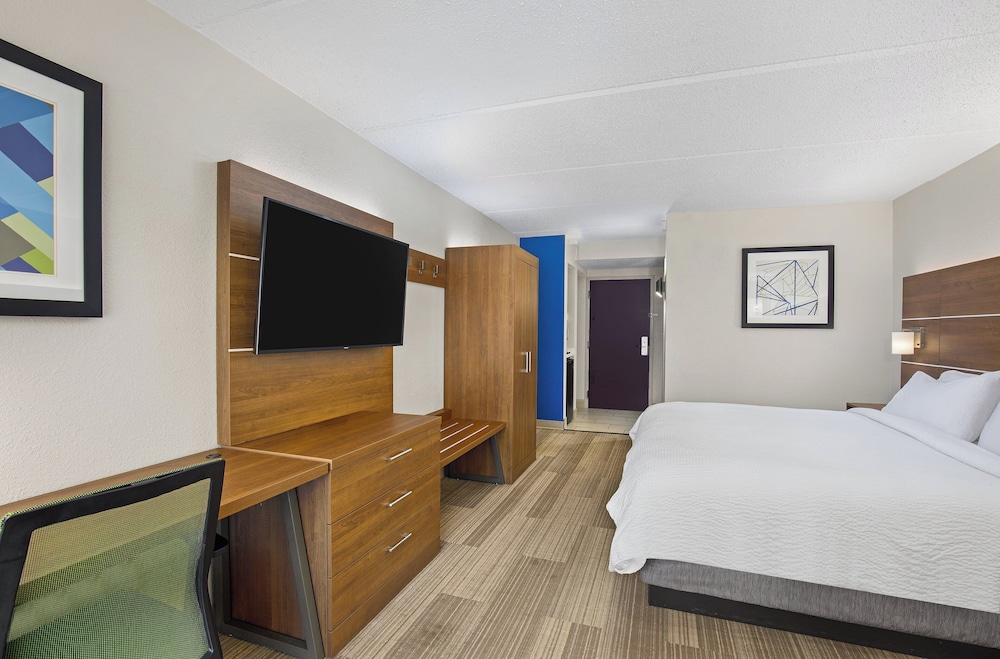 Standard Room, 1 King Bed - Photo 3