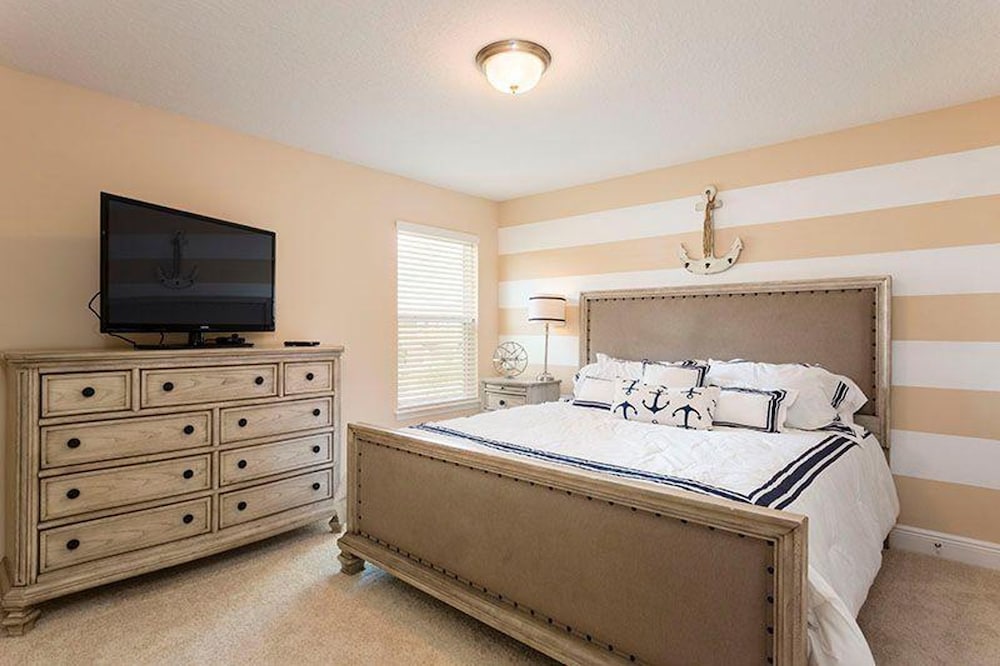 House, 6 Bedrooms