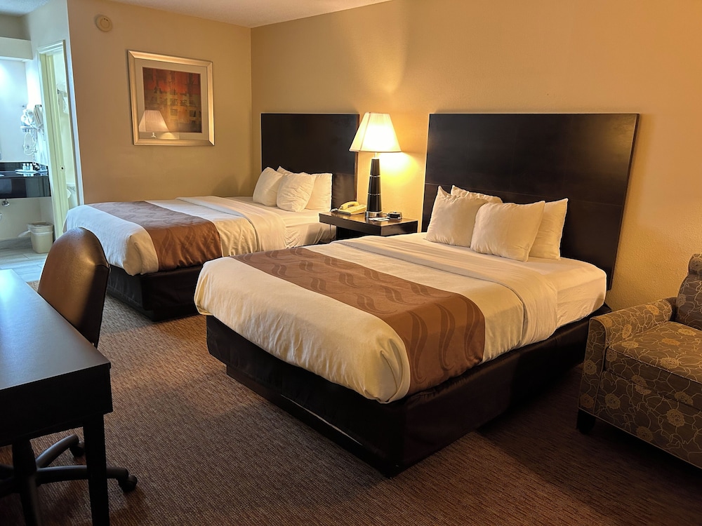 Room, 2 Queen Beds, Non Smoking - Photo 2
