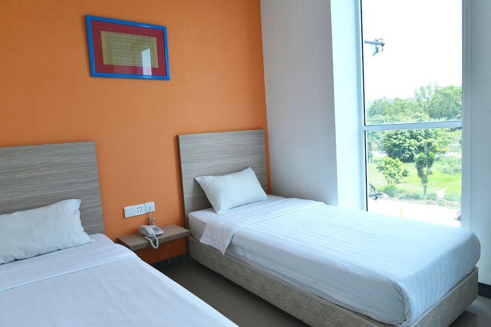 Deluxe Twin Room, 1 Bedroom photo 2
