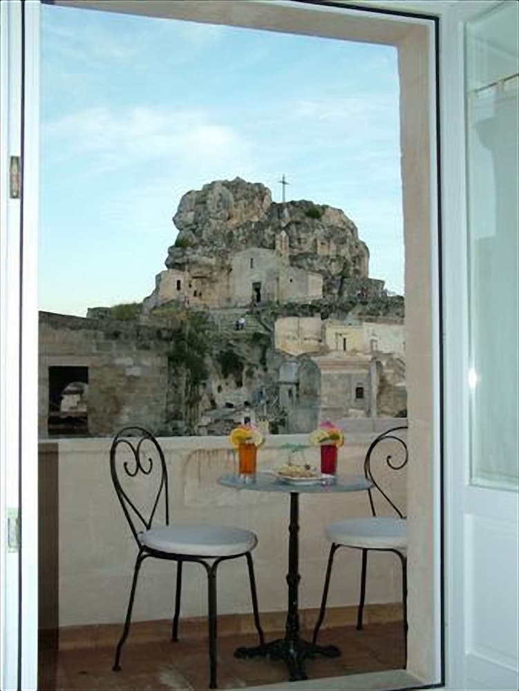 Junior Suite, Balcony, City View - Photo 1
