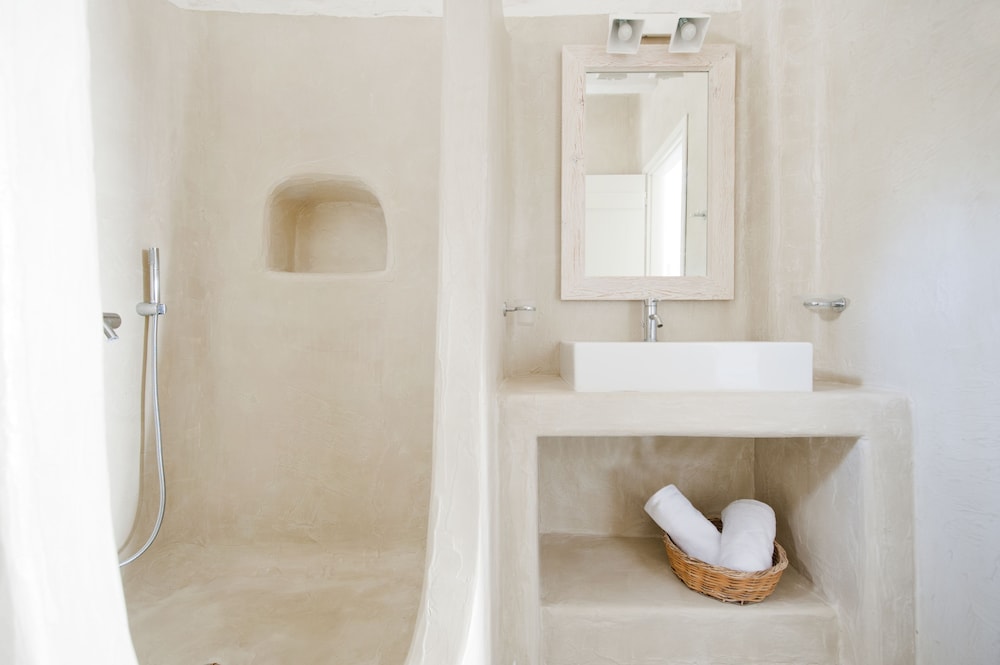 Traditional Double Room (Economy) - Photo 15
