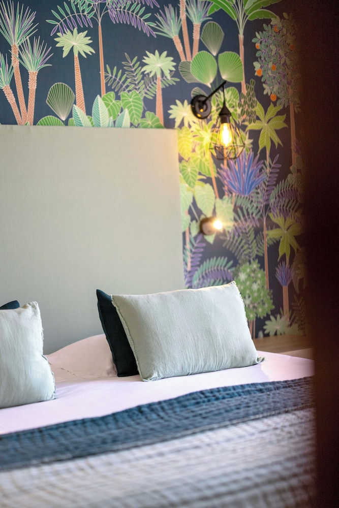 Comfort Quadruple Room, Garden View - Photo 8