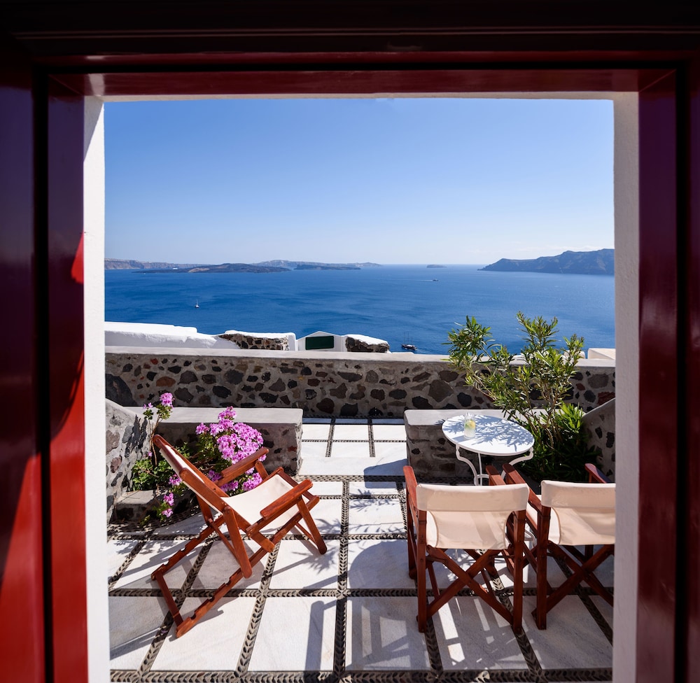 Panoramic Studio,Caldera View