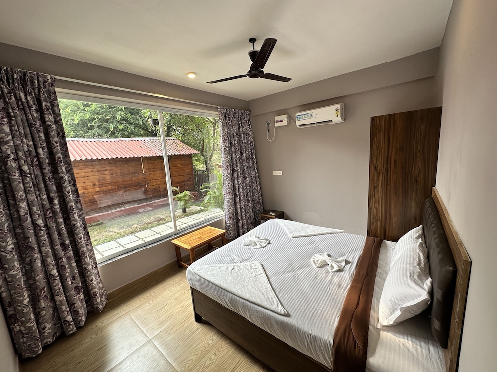 Deluxe Room - Photo 29
