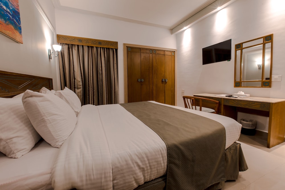 Suite, 2 Bedrooms - Photo 37