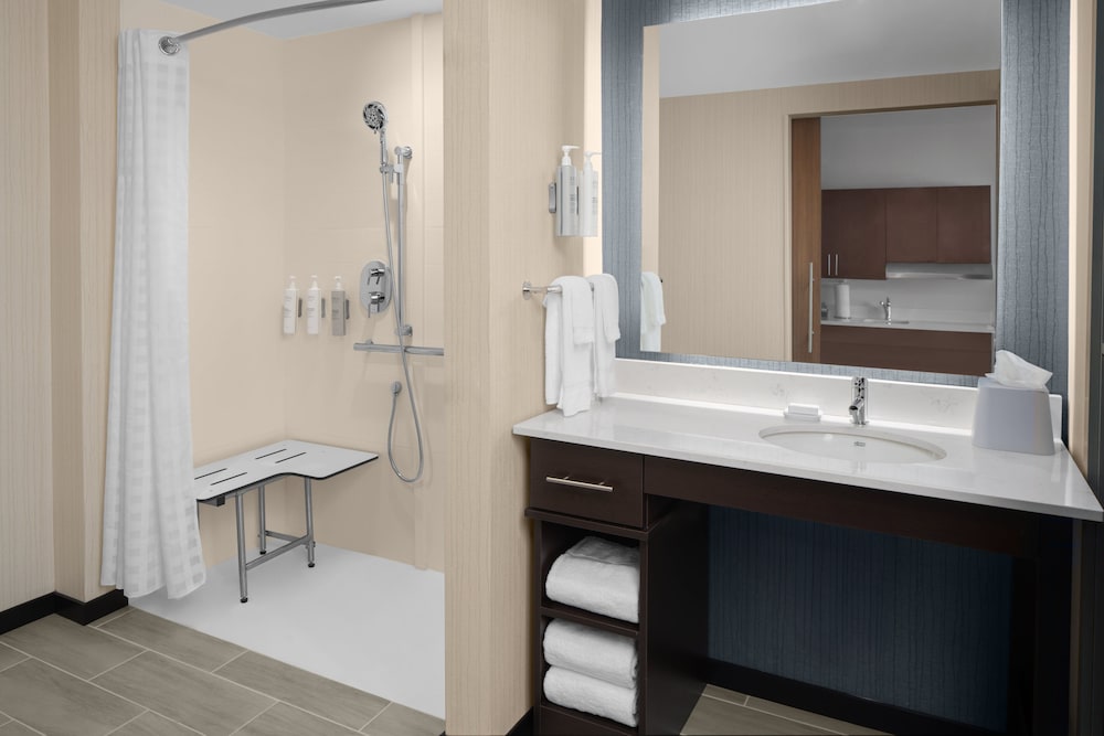 Studio Suite, 2 Queen Beds, Accessible (Roll-In Shower) - Photo 6