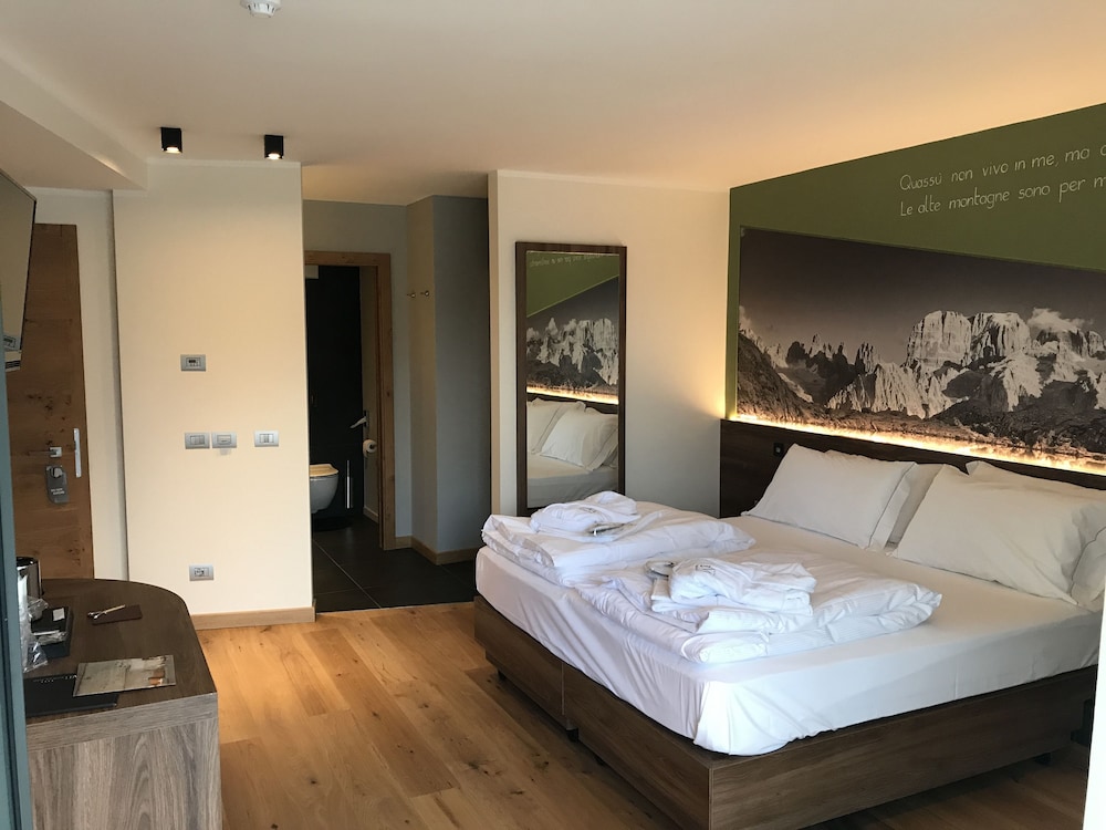 Deluxe Double Room, 1 Queen Bed photo 2