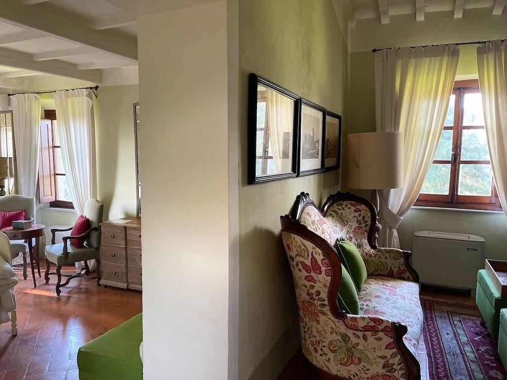 Suite photo 1