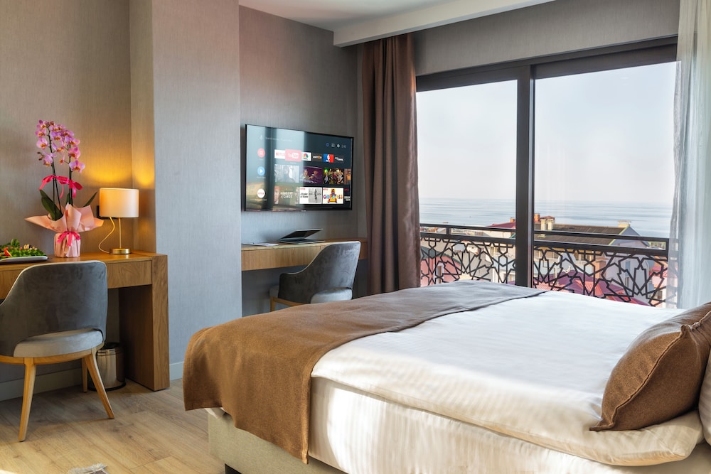 Deluxe Suite - Photo 1
