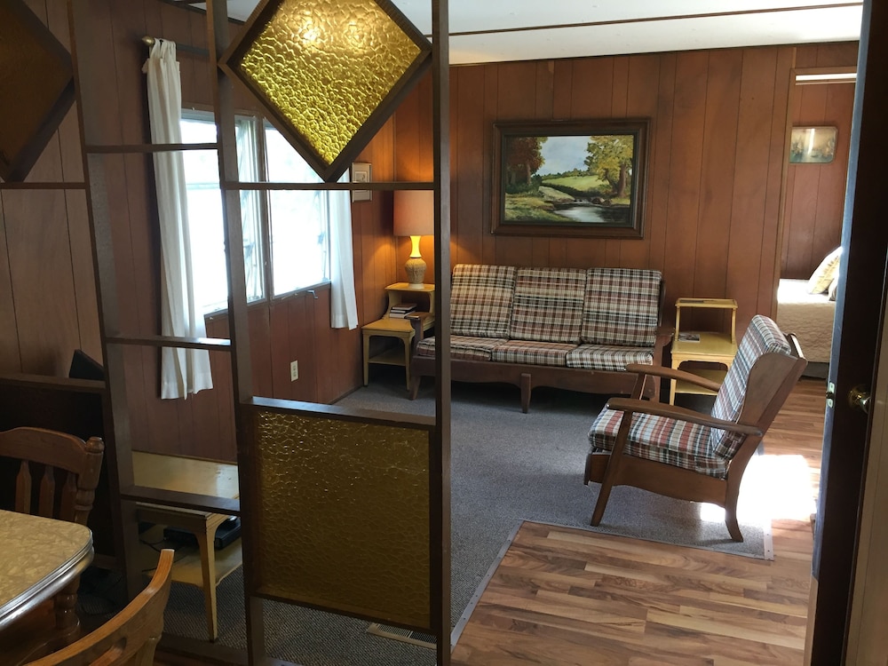 Panoramic Mobile Home, 2 Bedrooms, Kitchen, Lake View (Ironwood)