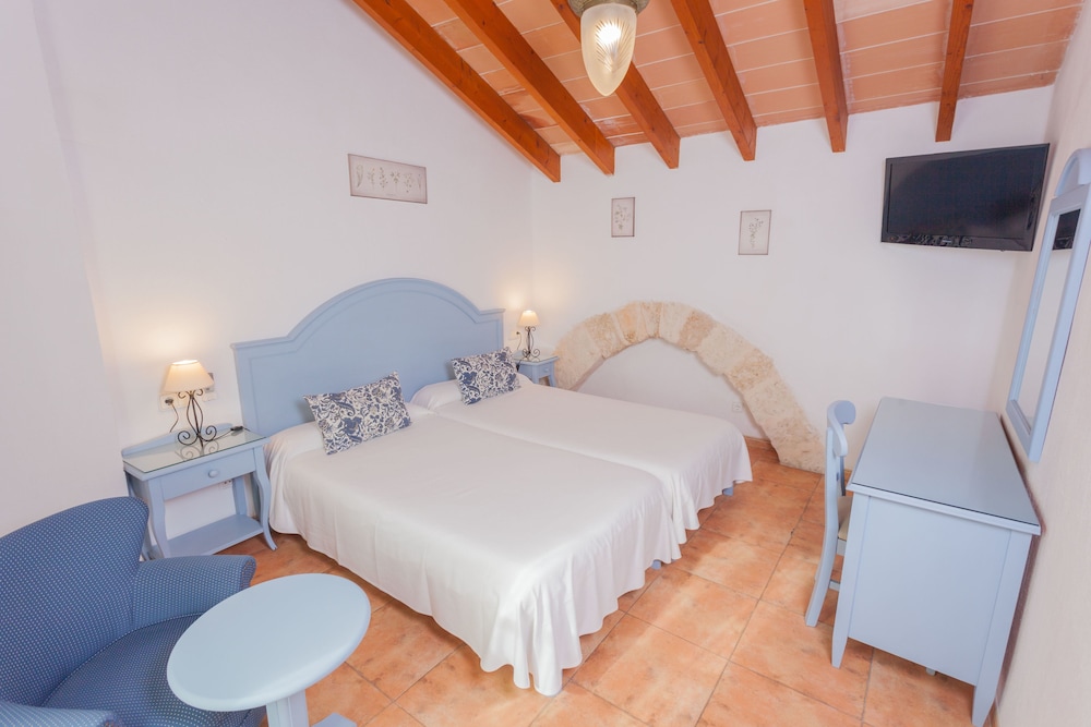 Standard Double or Twin Room photo 2