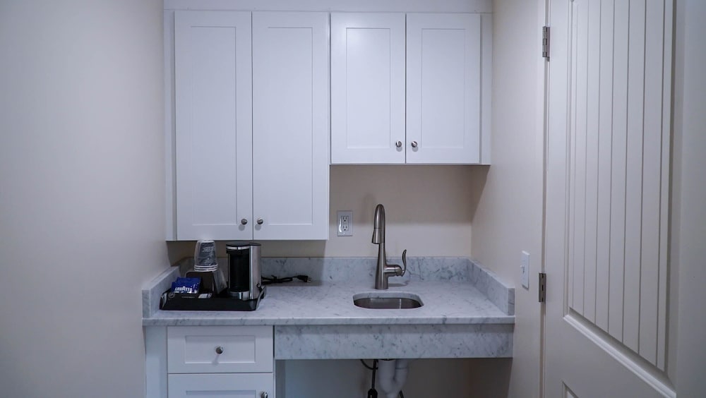 Room, 1 King Bed, Accessible, Kitchenette (Wheelchair)
