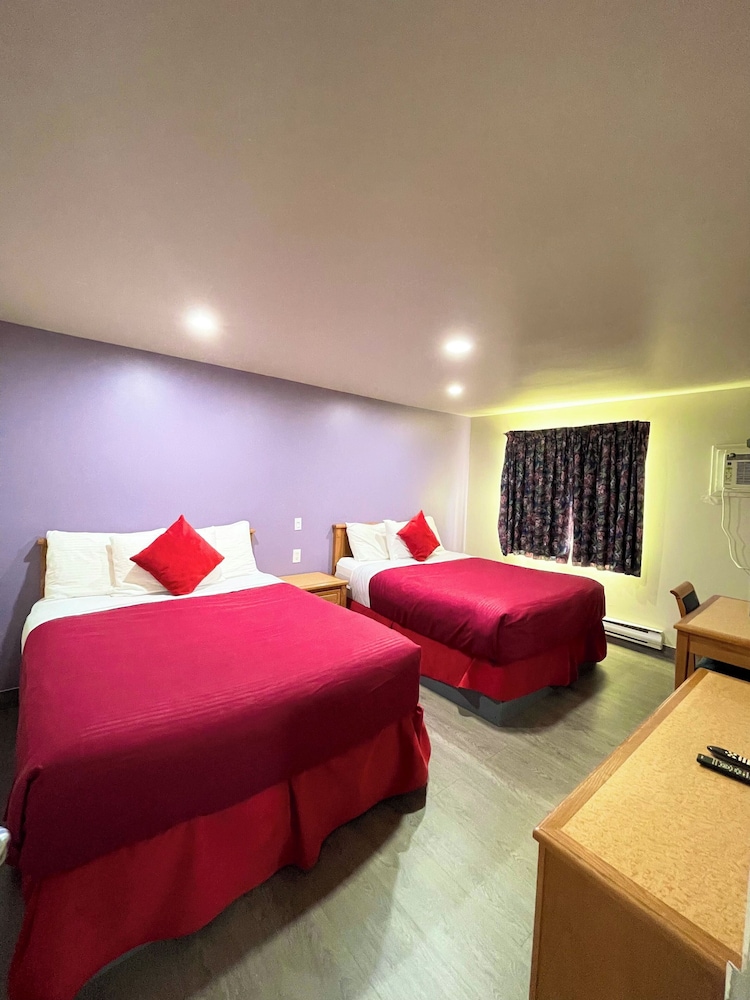 Room, 2 Double Beds, Non Smoking (Efficiency) - Photo 1