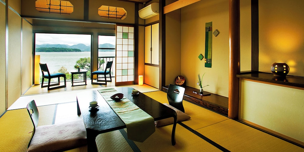 Basic Quadruple Room, Private Bathroom, Sea View