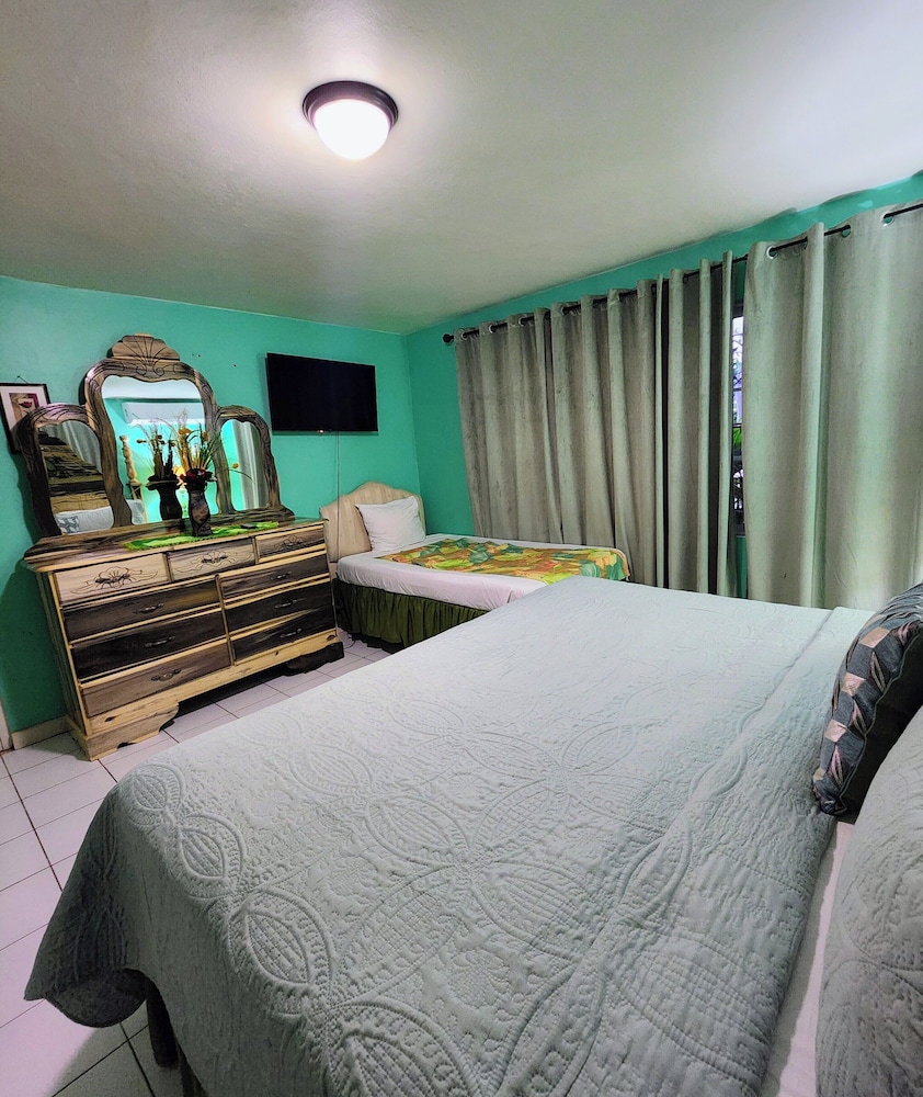 Standard Room, Multiple Beds, Pool Access