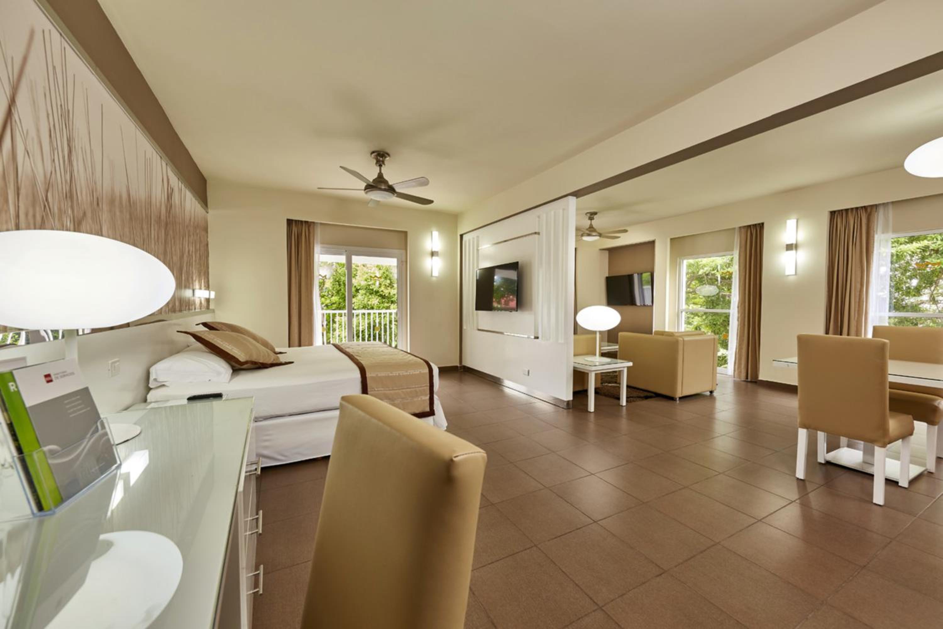 Suite - Photo 6