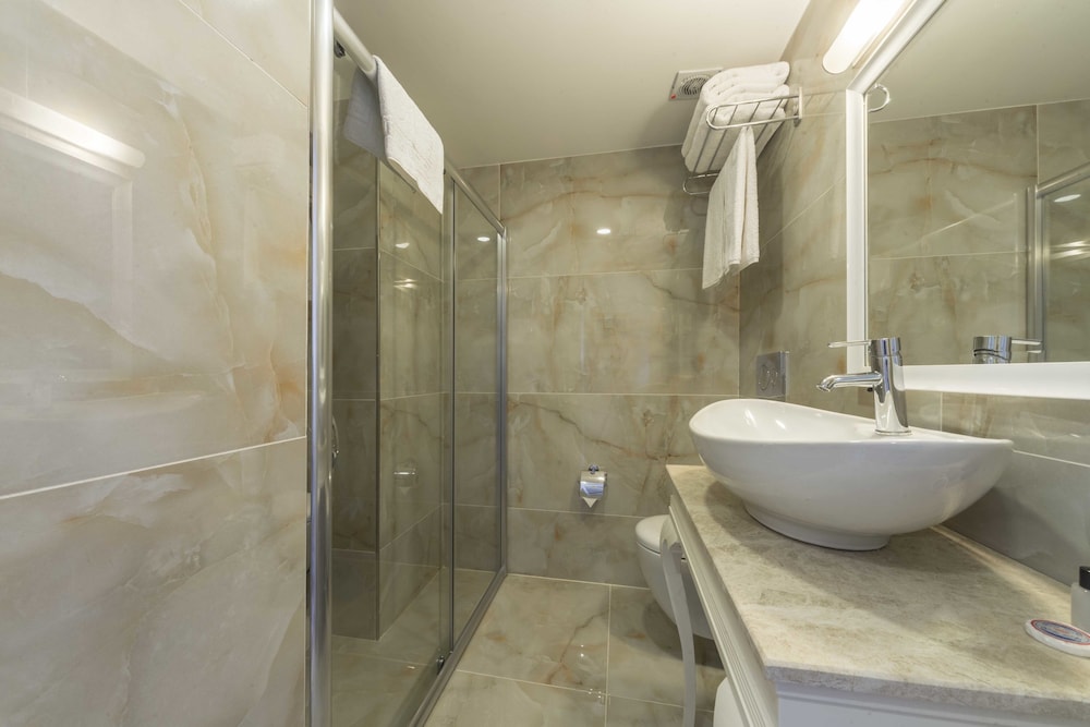 Standard Double or Twin Room photo 2