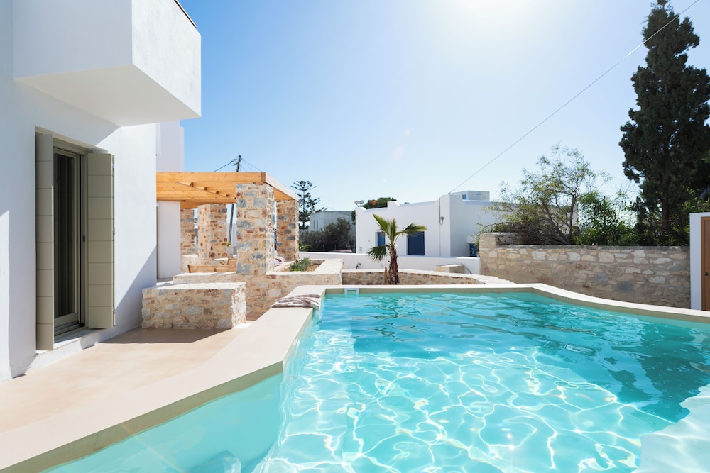 2 Bedroom Residence, Independent Pool