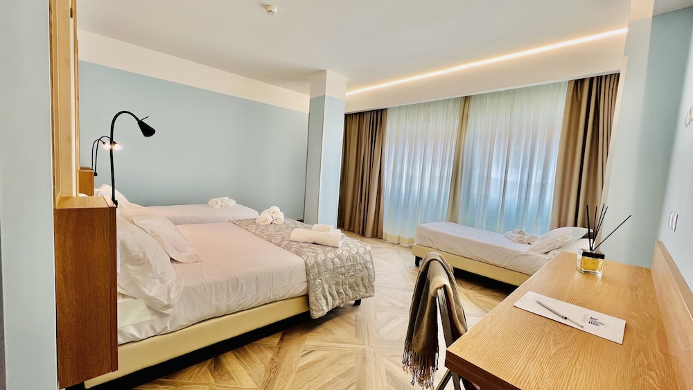 Quadruple Room - Photo 2