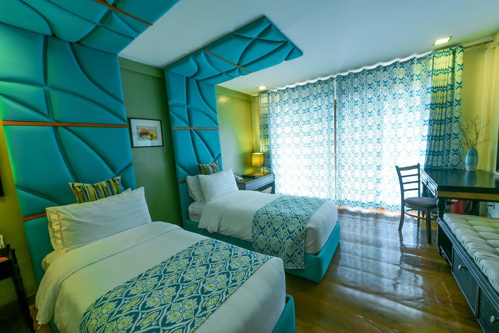 Premium Lakeside Cabana