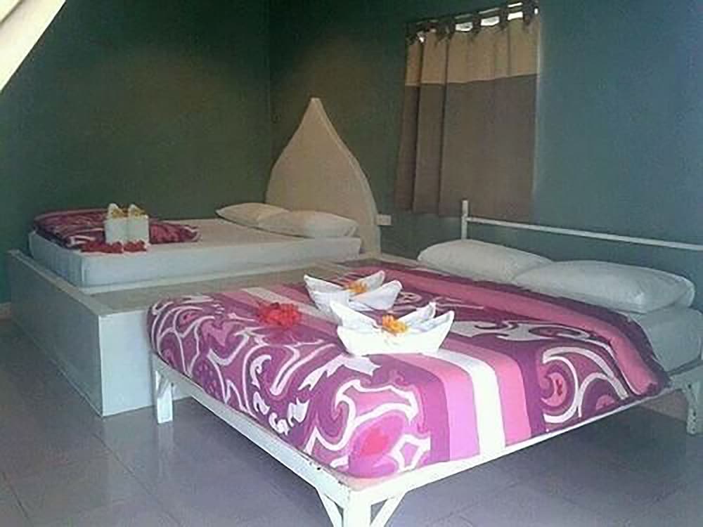 Clay Deluxe Room AC photo 3