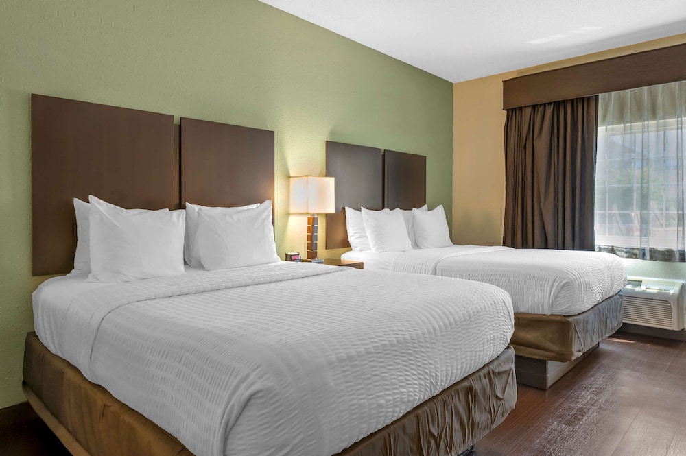 Suite, 2 Queen Beds, Non Smoking, Refrigerator & Microwave (with Sofabed) - Photo 1