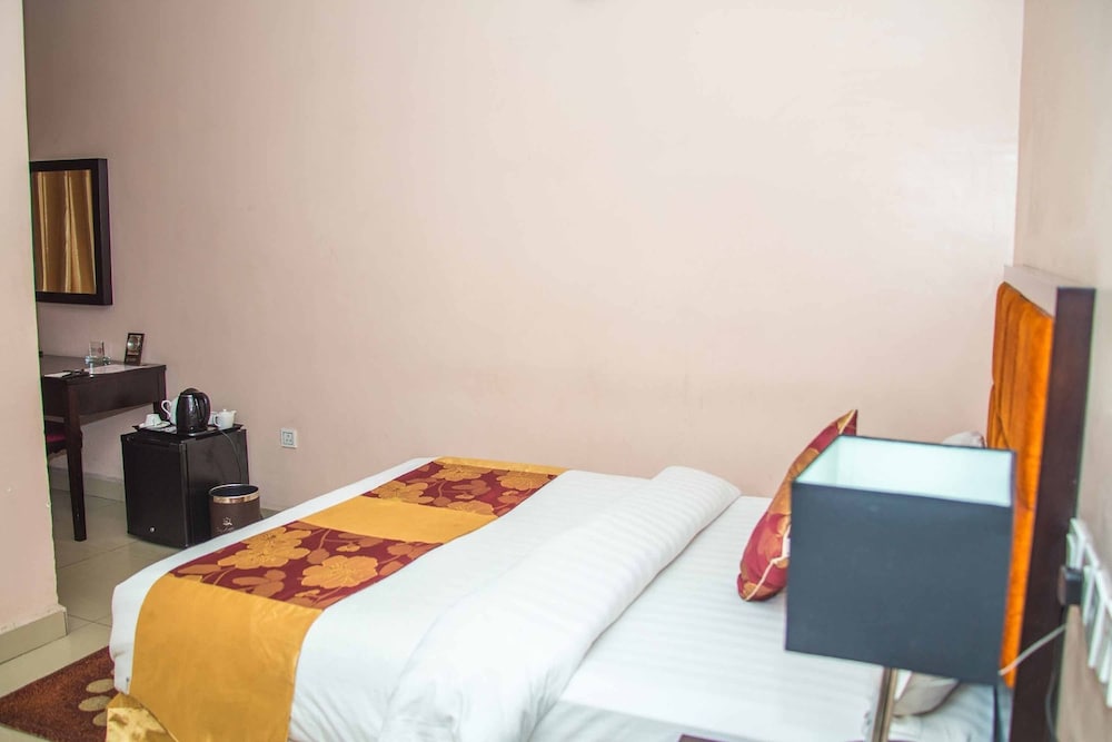 Standard Room, 1 Queen Bed photo 1