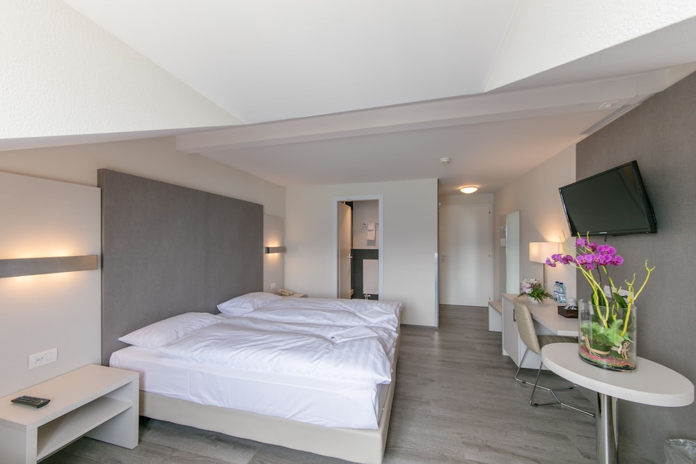 Twin Room, Lake View - Photo 4