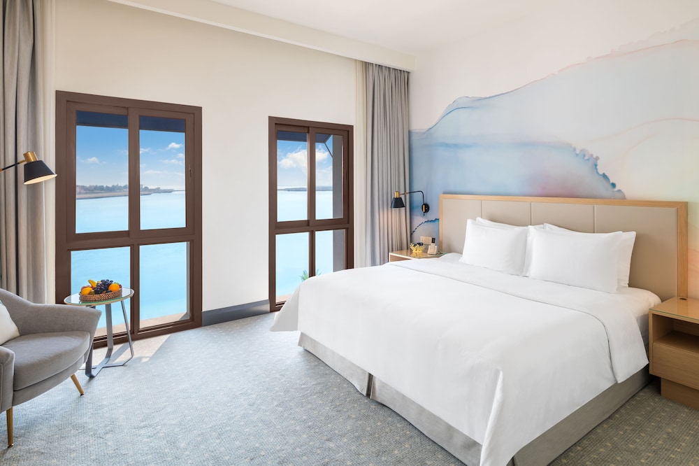 Deluxe Room, 1 King Bed, Sea View