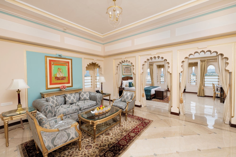 Royal Suite Lake View - Photo 4