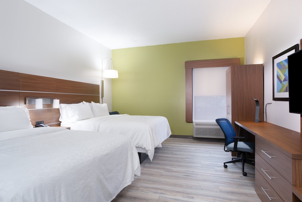 Standard Room, 2 Queen Beds, Accessible (Communication, Accessible Tub) - Photo 4
