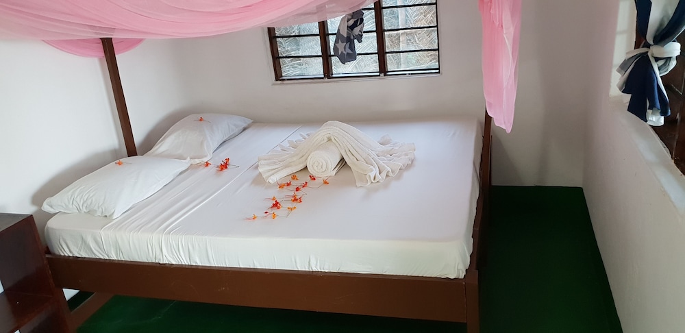 Deluxe Double Room, 1 King Bed, Ocean View, Beachfront photo 2