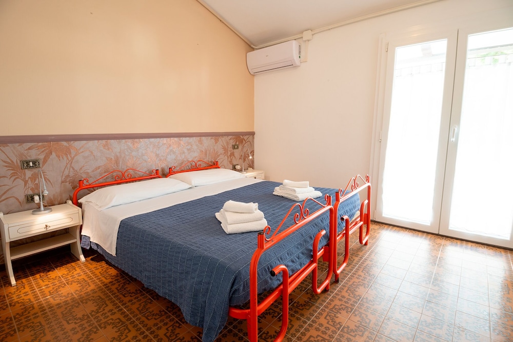 Triple Room, City View photo 3