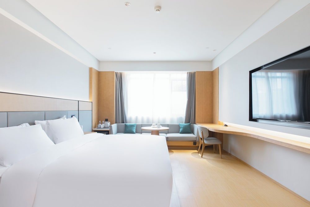 Business Double Room, City View photo 1