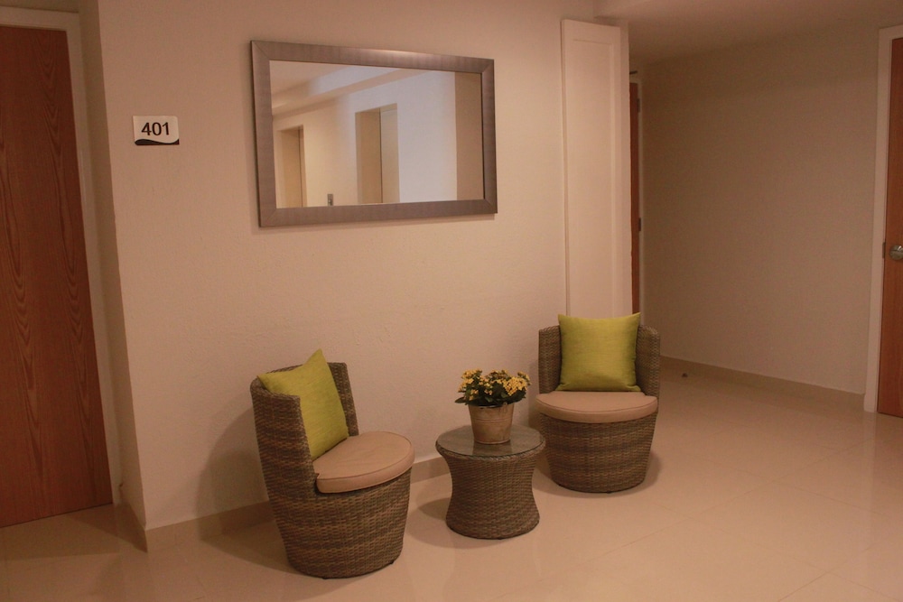 Standard Room, 1 King Bed - Photo 2