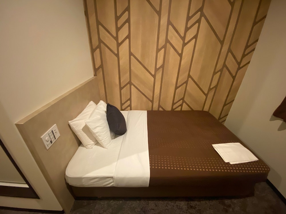 Economy Double Room, Non Smoking - Photo 4
