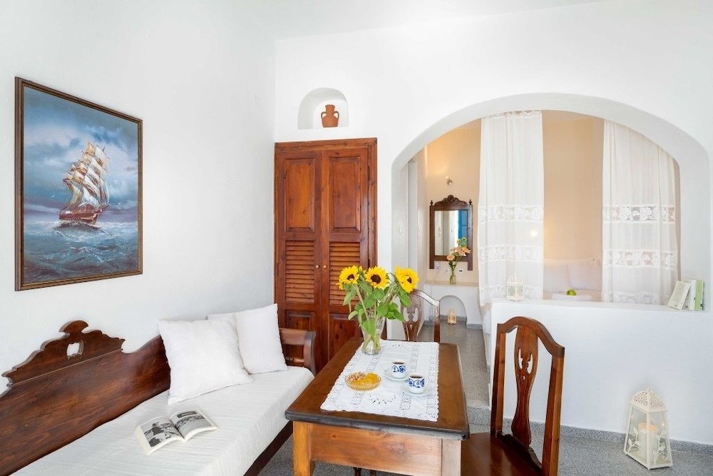 Superior Apartment with Caldera View - Photo 6