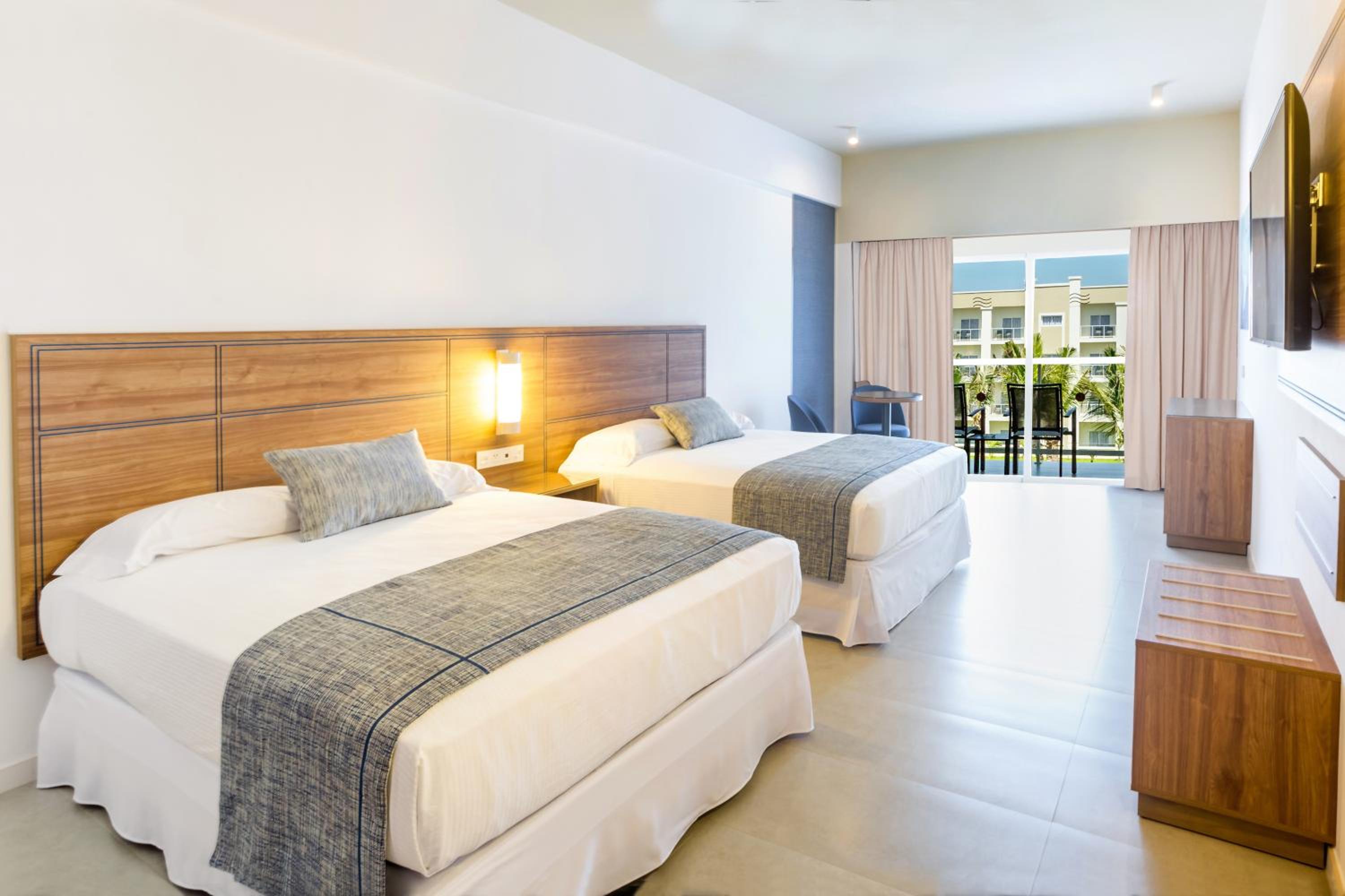 SUITE FAMILIAR SUPERIOR VISTA JARDIN